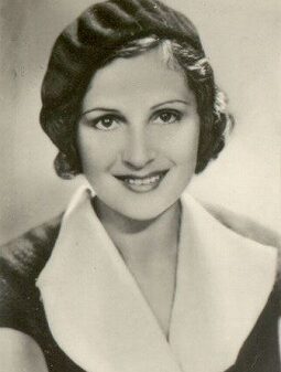 Nora_Gregor